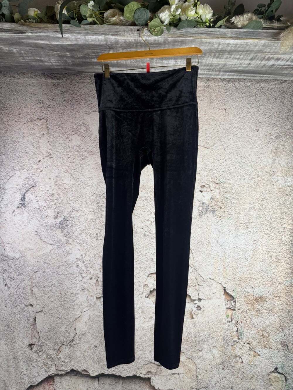 Spanx Velvet Leggings Women's Size L Black High Rise Compression A531